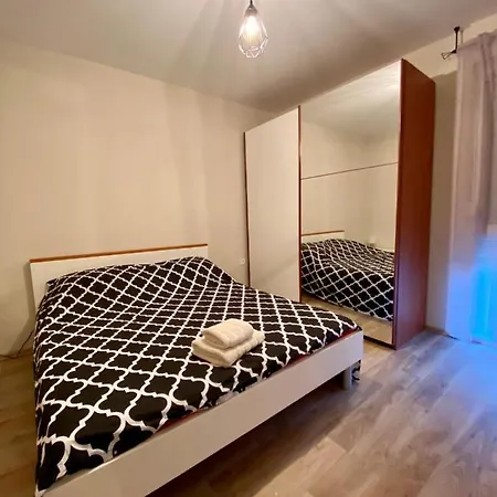 Apartment With Balcony And Free Parking Zára Kültér fotó